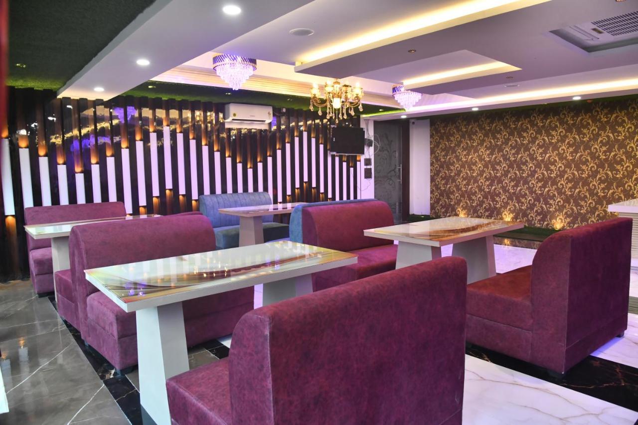 City Square Deoghar Bagian luar foto