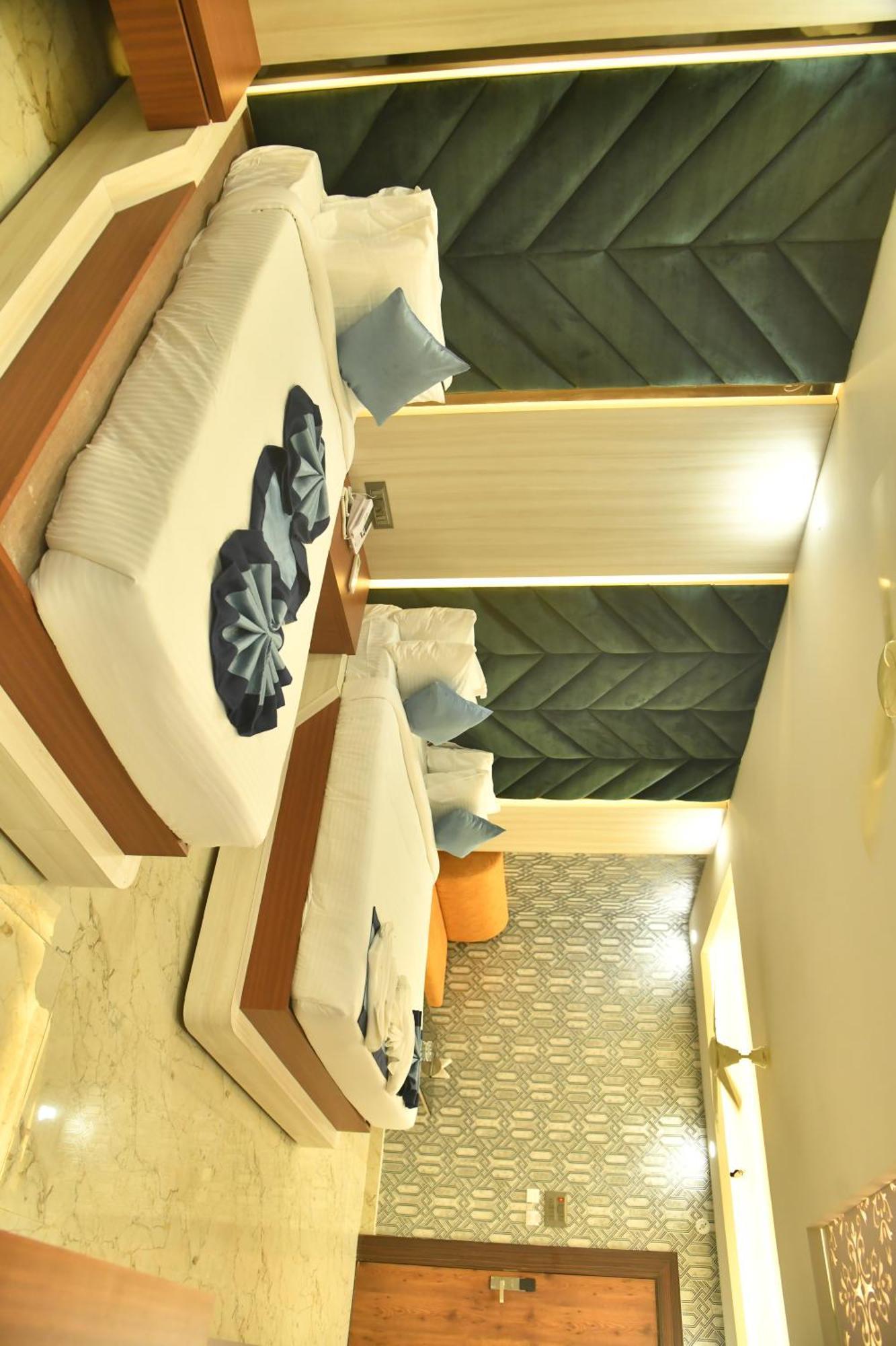 City Square Deoghar Bagian luar foto